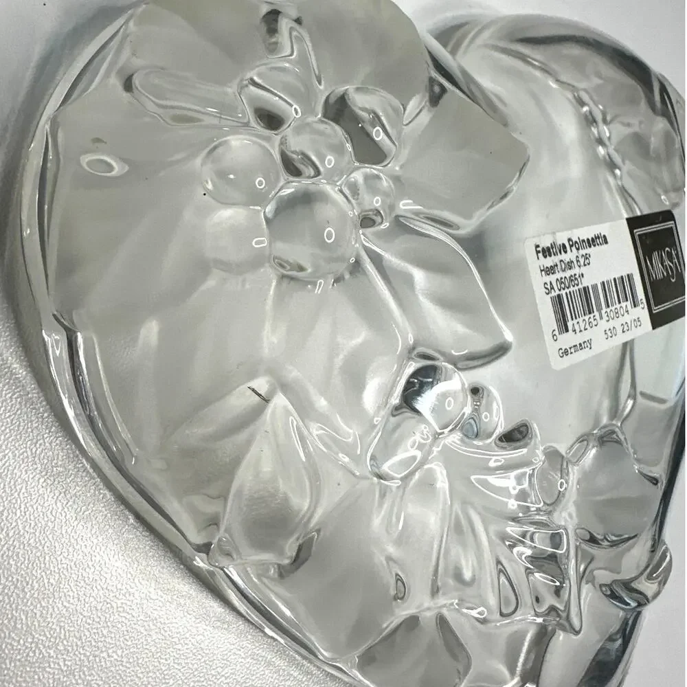 MIKASA CRYSTAL - Festive Poinsettia Heart Shaped Dish 6.25” perfect candy dish